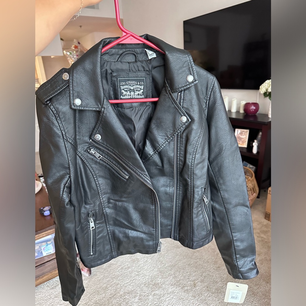 Black Levi’s jacket